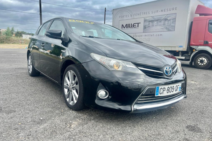 TOYOTA AURIS